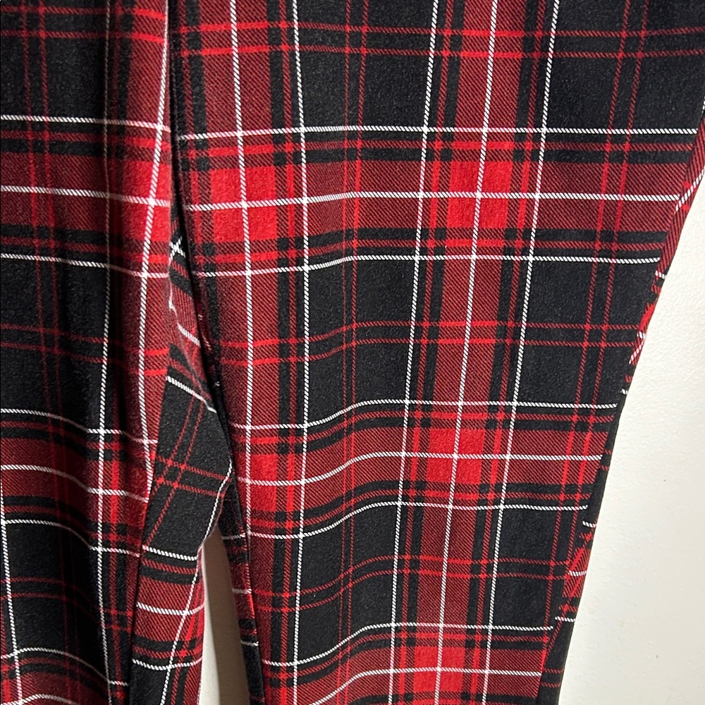 Torrid Red and Black Plaid Pull on Pocket Pixie Leggings - Picture 8 of 10
